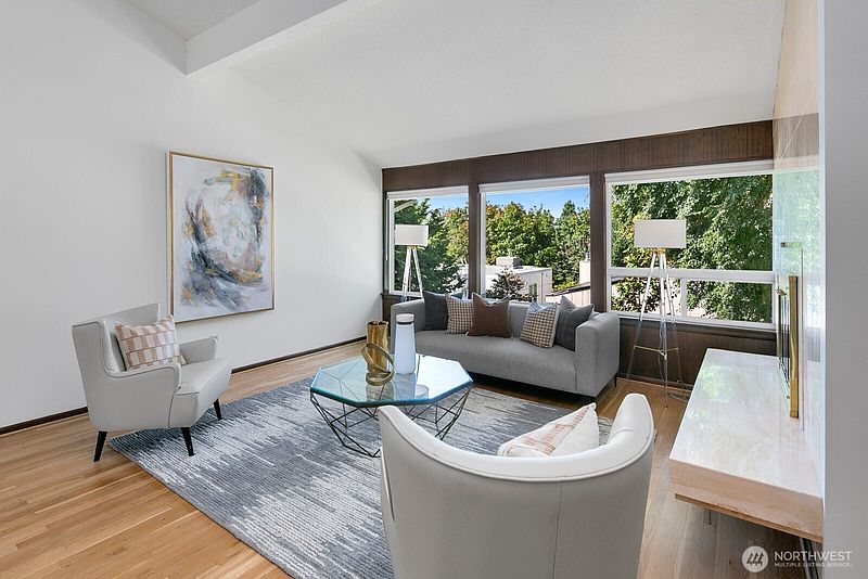5th image of 3051 44th Avenue W