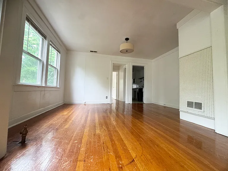 4001 Kenwood Ave #2 — Photo 3