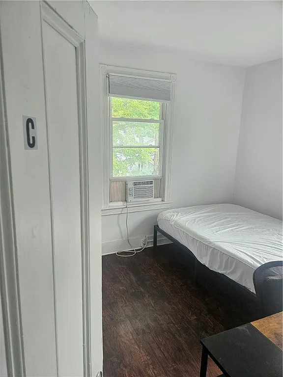 3 bed, 1.0 bath, 1117 sqft, $700 — Photo 2