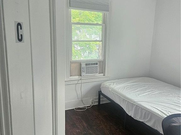 2nd image of 445 N Tioga St #C