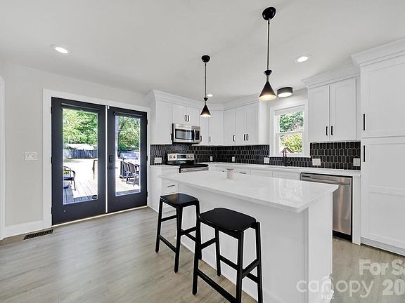 5th image of 517 Inwood Dr