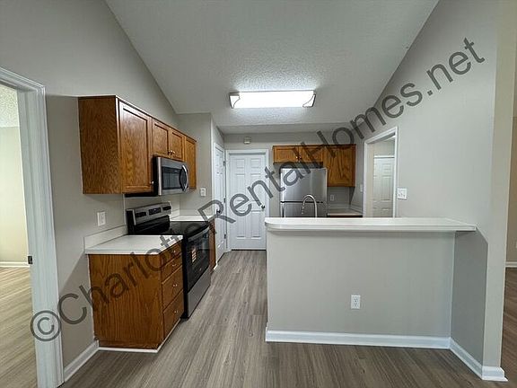5th image of 6311 Richfield Ln