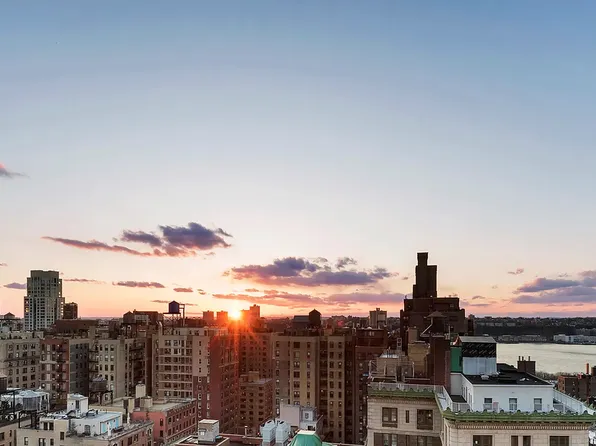 2150 Broadway image 16 of 27