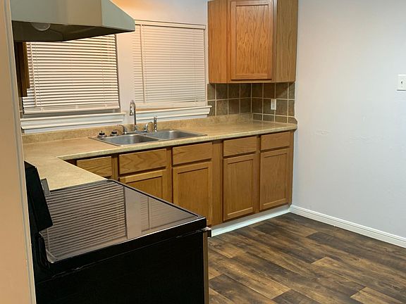 Another view of kitchen