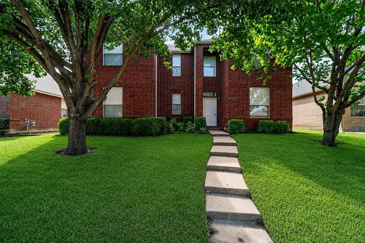 4 bed, 2628 sqft, $2,995 — Photo 1