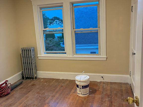 2nd image of 106 Vernon St