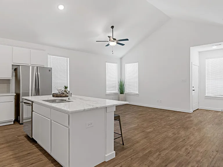 1303 S Bells Dr — Photo 7