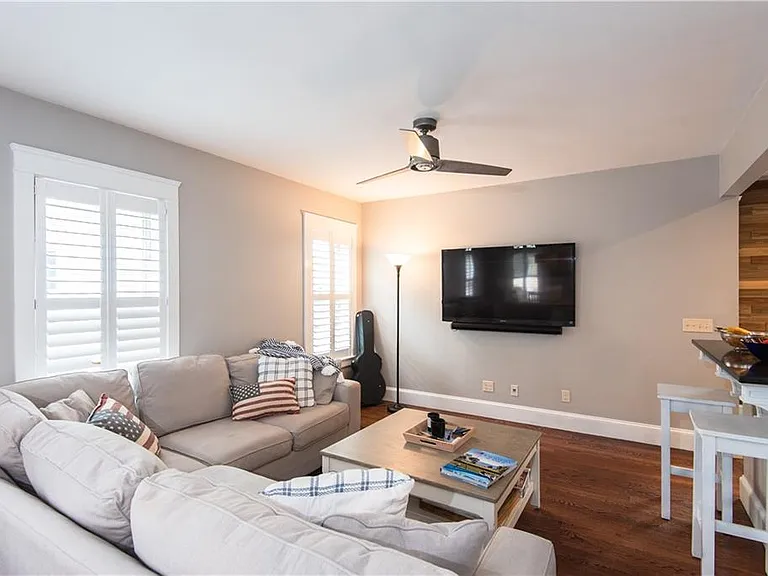 32 Hammond St — Photo 9