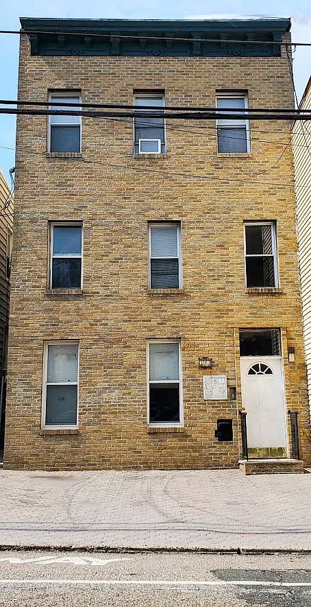 545 39th St Union City Nj 07087 House For Rent In Union City Nj Apartments Com