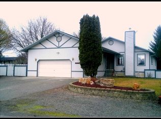 1330 Kettle Crest Dr, Kettle Falls, WA 99141