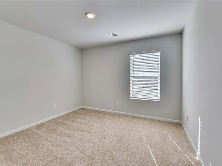 433 Whitby Ct — Photo 28