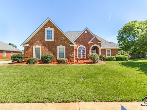 608 Twelve Oaks Dr, Warner Robins, GA 31088