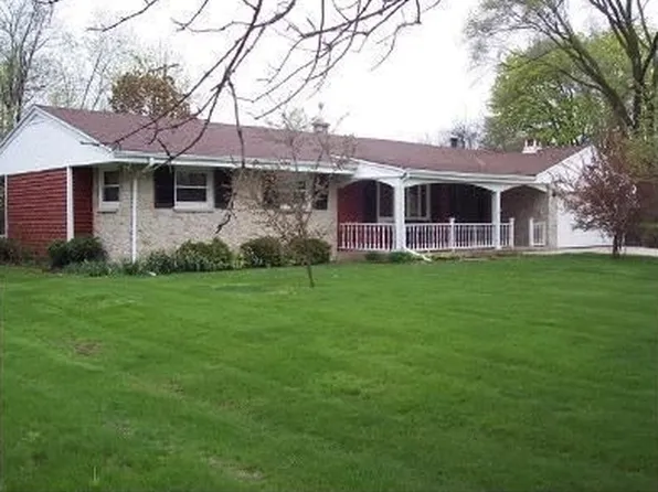 355 Fairway Dr, Brookfield, WI 53005