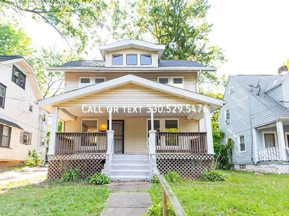 742 Noble Ave