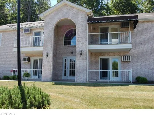 897 Auburn Hills Dr Unit 2, Youngstown, OH 44512