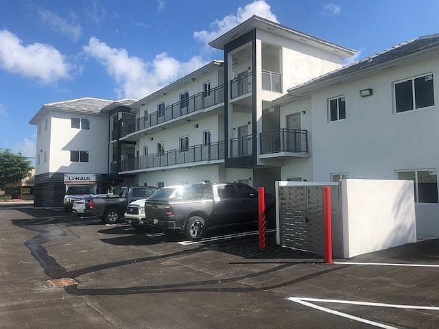 1st image of 4260 Palm Ave #102