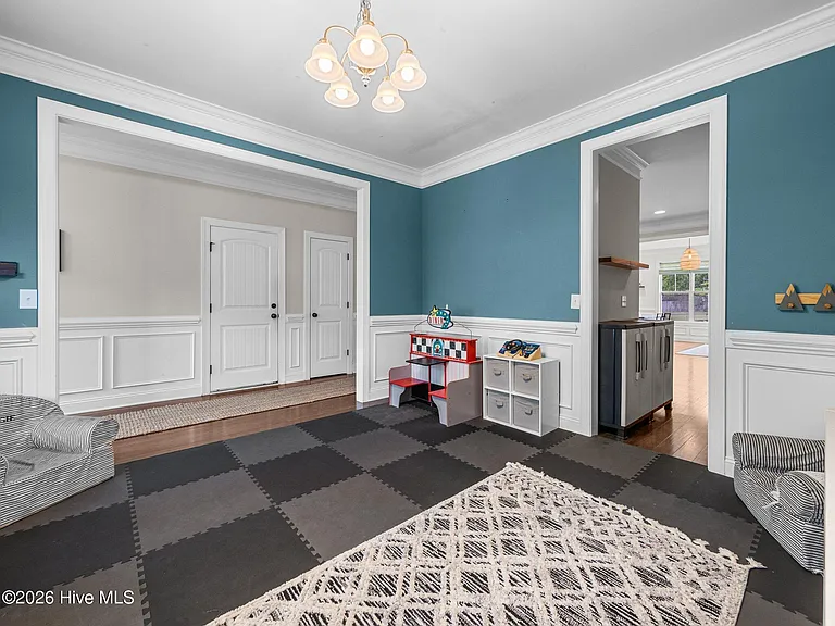 154 Cornel Ln — Photo 21