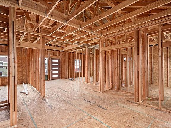 3rd image of 3992 Caserio St
