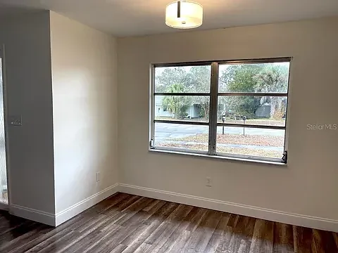 2150 W Greenway Pl — Photo 5