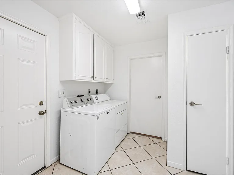 11906 Pepperdine Ln — Photo 27