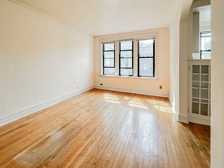 3620 1/2 N Marshfield Ave #2B — Photo 7