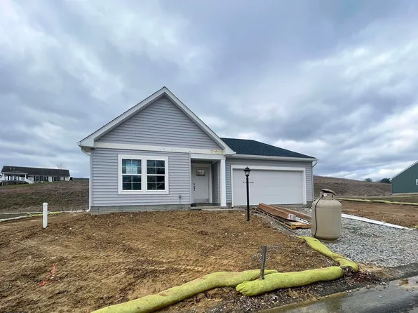 621 Links Dr, Maidsville, WV 26541