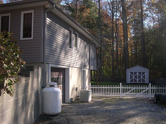 3rd image of 107 Cannon Dr