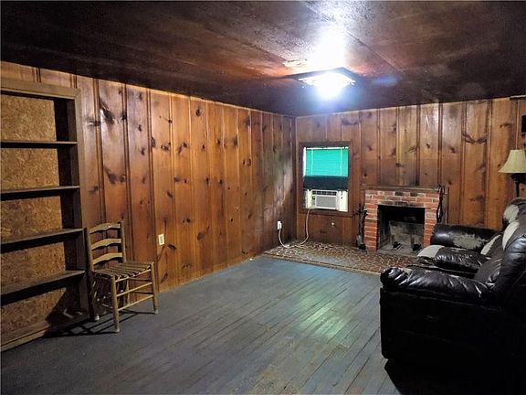 3rd image of 430 Hog Island Rd