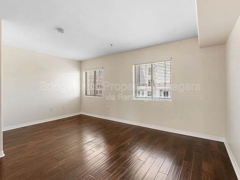 801 W Hawthorn St W #304 — Photo 15