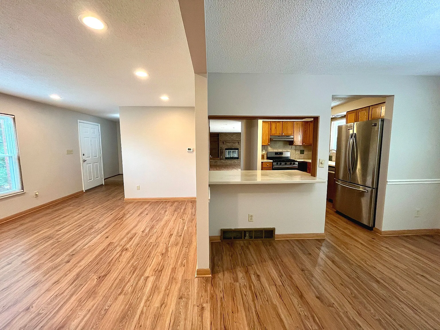 4 bed, 2.5 bath, 1935 sqft, $2,800 — Photo 3