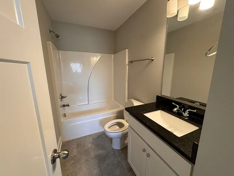 392 Armstrong St #A — Photo 14