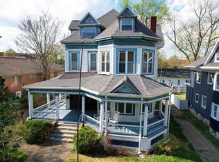 126 E 4th St, Mount Carmel, IL