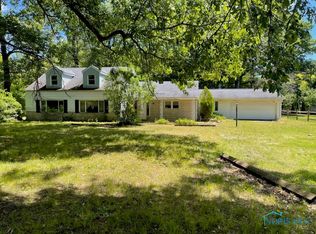 1051 Wentworth St, Holland, OH