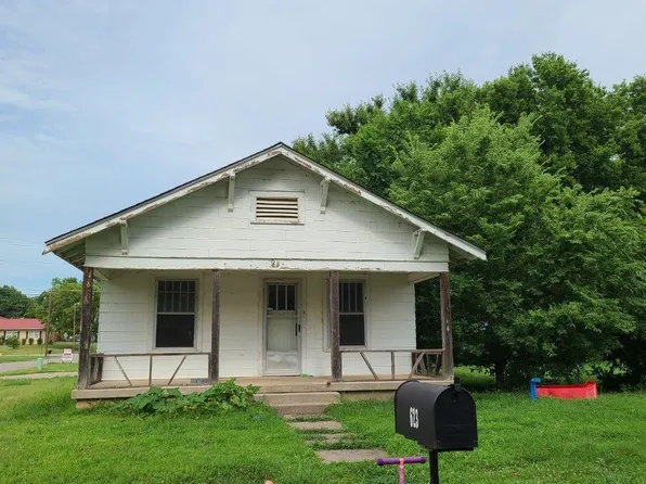 623 N F St, Wellington, KS 67152