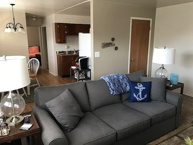 Spacious 1-Bedroom Apartment - Utilities Included - $925/Month — Photo 2