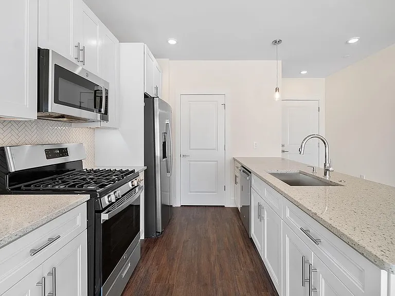 1148 N 2nd St #3H — Photo 26