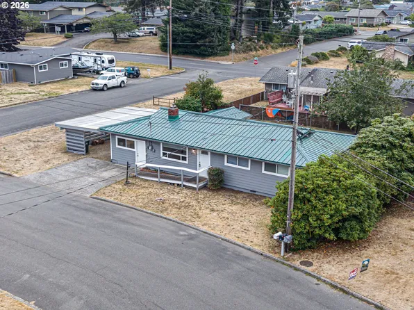 3320 Fernwood Pl, Reedsport, OR 97467