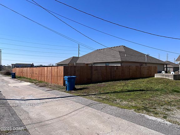 3rd image of 2511 Murphy Ave