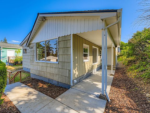 3rd image of 6754 SE Alder Pl