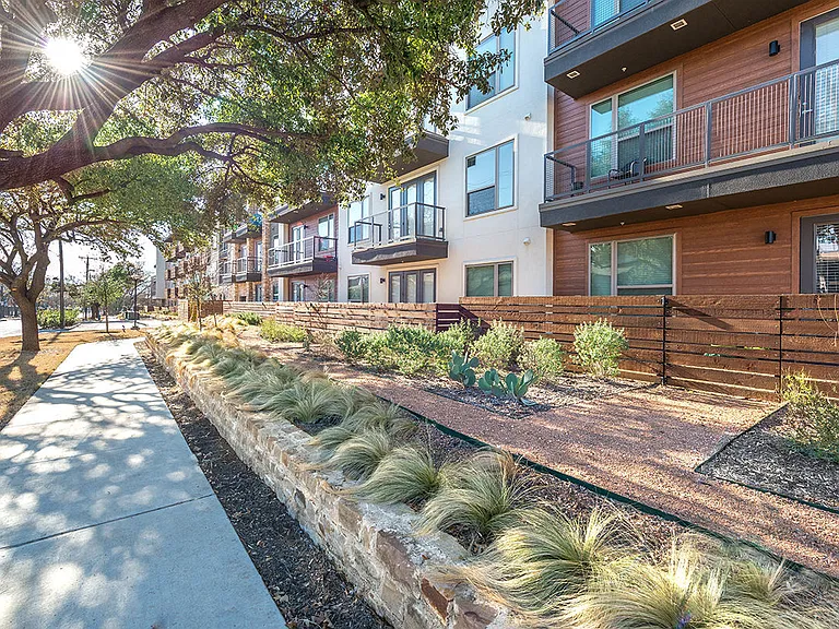 The Lucas Apartments — Photo 25