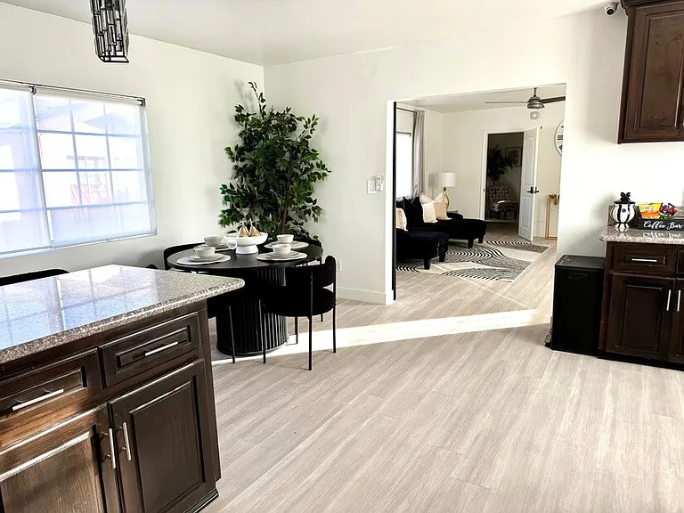 527 W Colden Ave — Photo 6