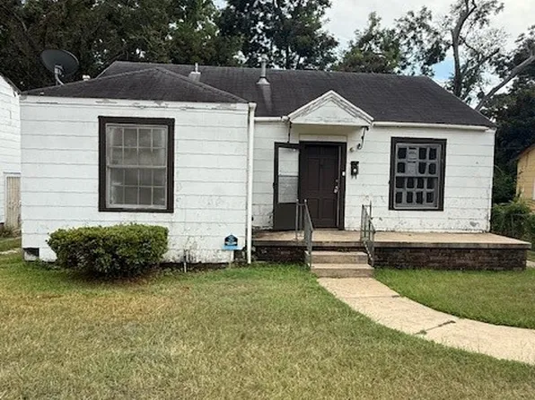 3615 Lakeshore Dr, Shreveport, LA 71109