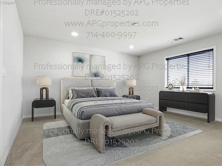 139 Thompson Ave — Photo 8