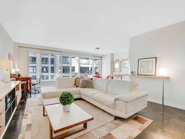 200 Central Park S APT 7Q, Manhattan, NY 10019