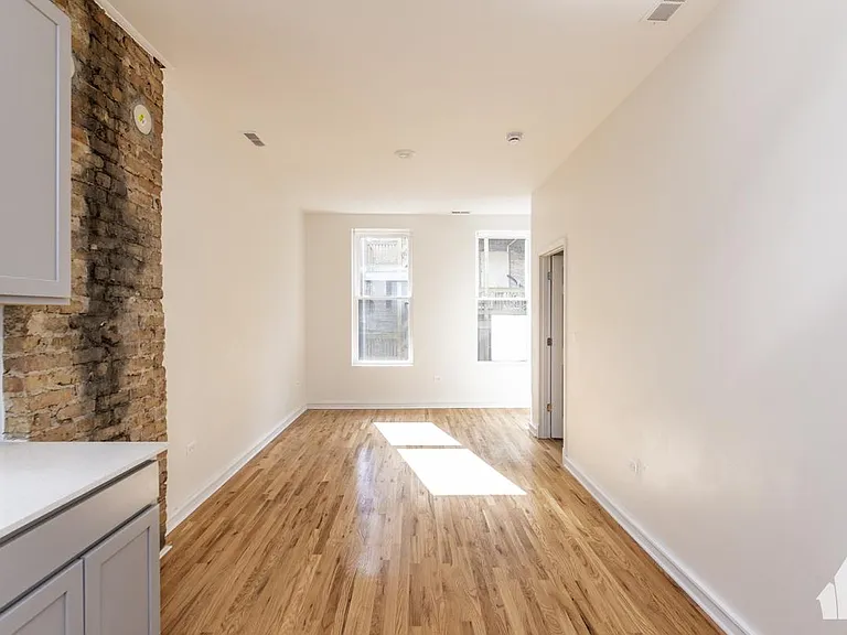 1638 W 18th Pl #2R — Photo 2
