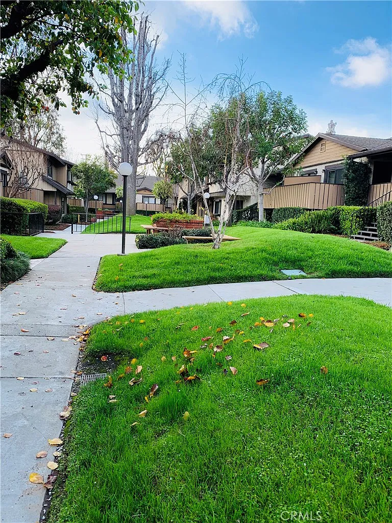 2 bed, 1310 sqft, $3,650 — Photo 4