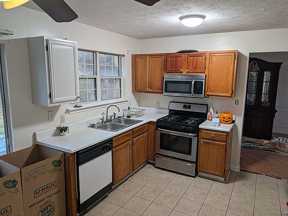 5th image of 1401 Windmoor Ct NW
