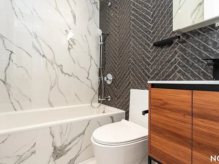 675 E 32nd St #26 — Photo 18