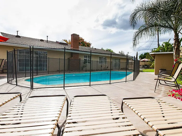 331 E Bluebell Pl — Photo 34
