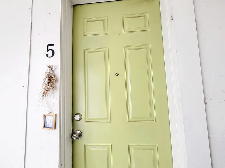 327 3rd Ave #5 — Photo 14